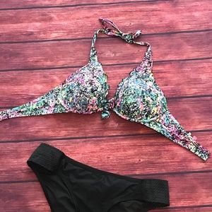 Victoria’s Secret swim top 36D